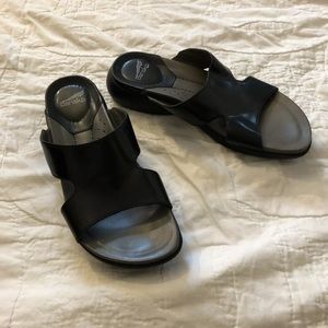 Mint Dansko Black Leather Slipon Sandals, Sz 6.5-7